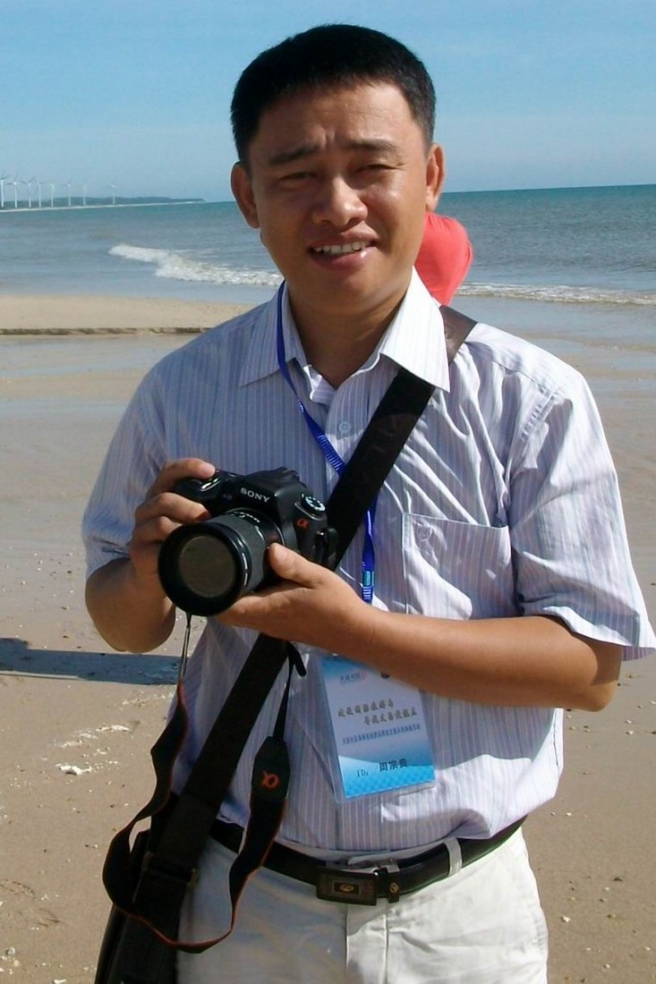 第三届感动海南2012十大新闻人物评选候选人3008号：周宗贵 (1).jpg