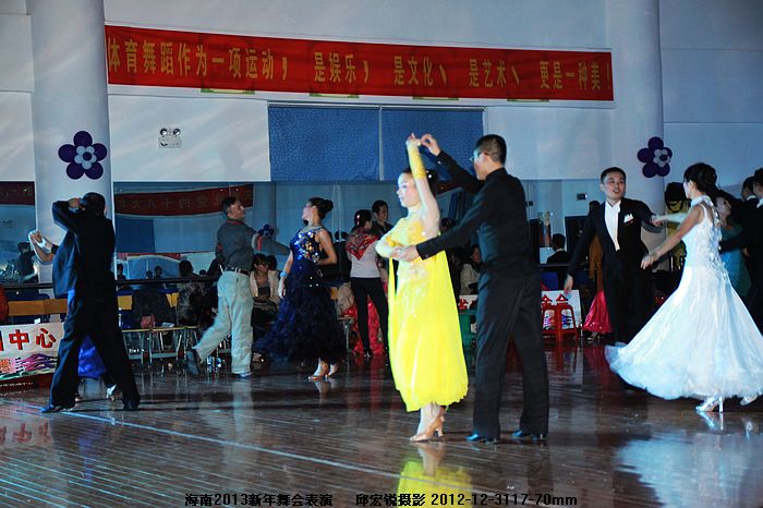 IMG_5280大家一起跳伦巴舞.jpg