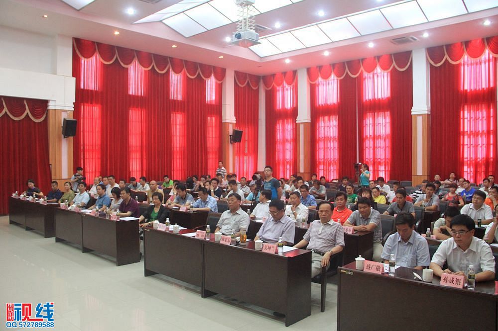 2014年第五届中国海南（屯昌）农民博览会项目推介暨签约活动现场（周宗贵 摄） (2).jpg