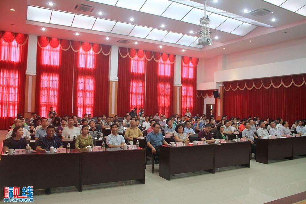 2014年第五届中国海南（屯昌）农民博览会项目推介暨签约活动现场（周宗贵 摄） (5).jpg
