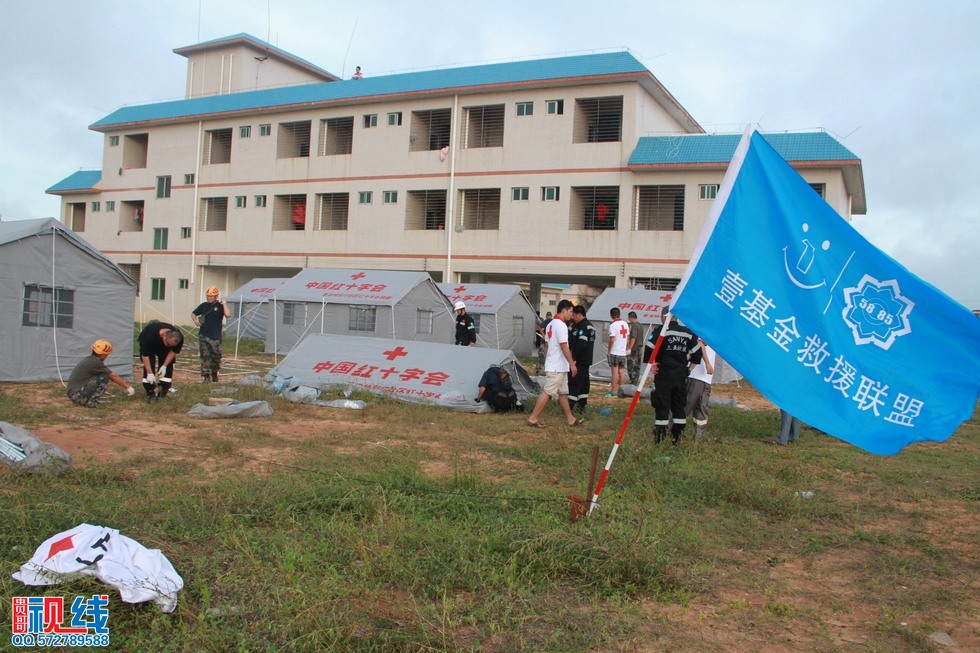 “威马逊”威创文昌市翁田   明月小学安置点场景。（周宗贵 摄） (1).jpg
