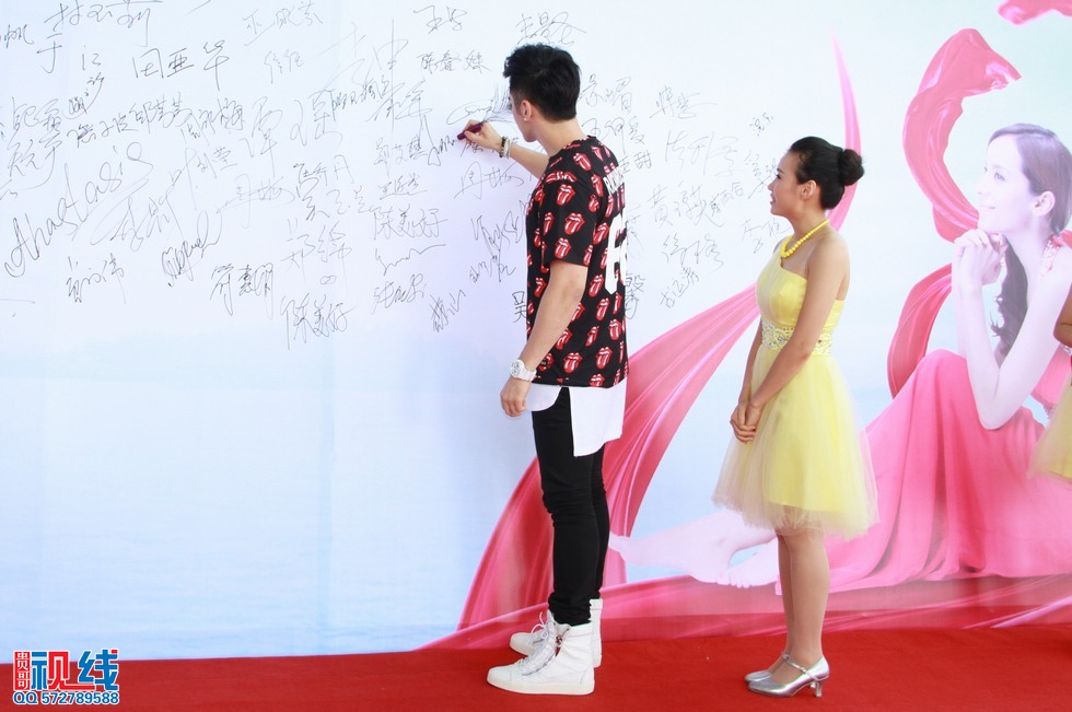红妆18华年盛典震撼开启  青春红妆 感谢有您。（周宗贵 摄） (24).jpg