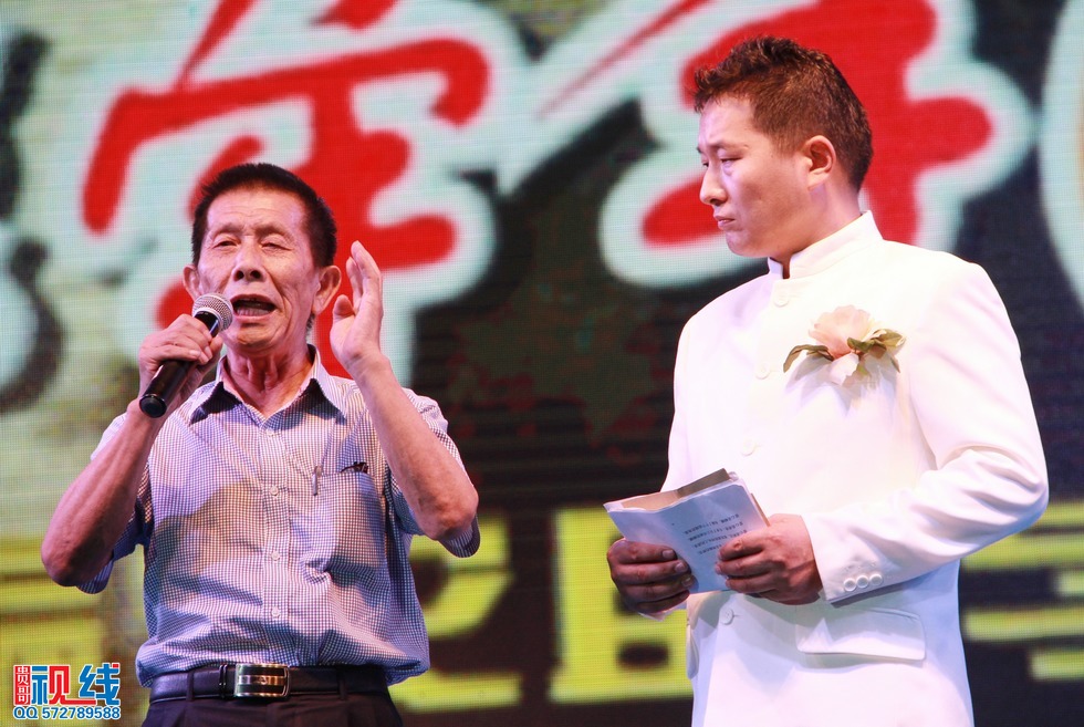 “情系灾区，牵手困难群众”民革赈灾助学义演晚会现场实况。（周宗贵 摄） (61).jpg