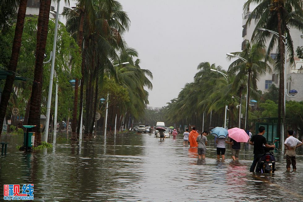 贵哥摄击：“海鸥”殴打海南，椰城变成水城。（周宗贵 摄） (2).jpg