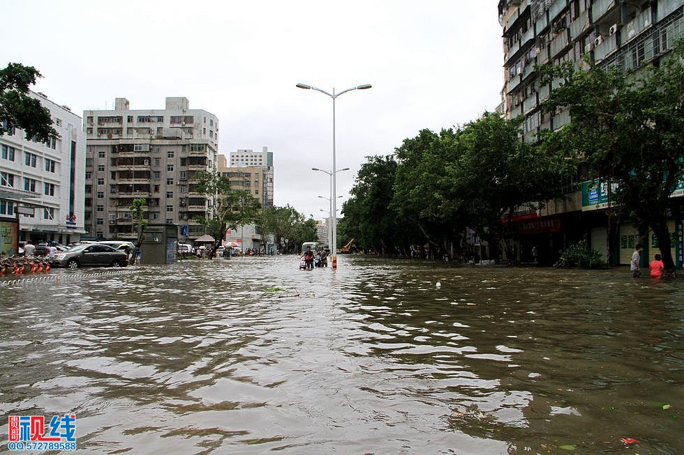 贵哥摄击：“海鸥”殴打海南，椰城变成水城。（周宗贵 摄） (38).jpg