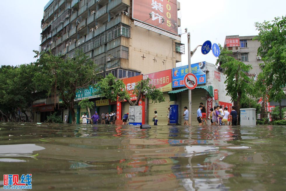贵哥摄击：“海鸥”殴打海南，椰城变成水城。（周宗贵 摄） (60).jpg