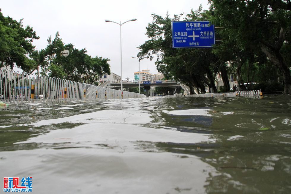 贵哥摄击：“海鸥”殴打海南，椰城变成水城。（周宗贵 摄） (67).jpg