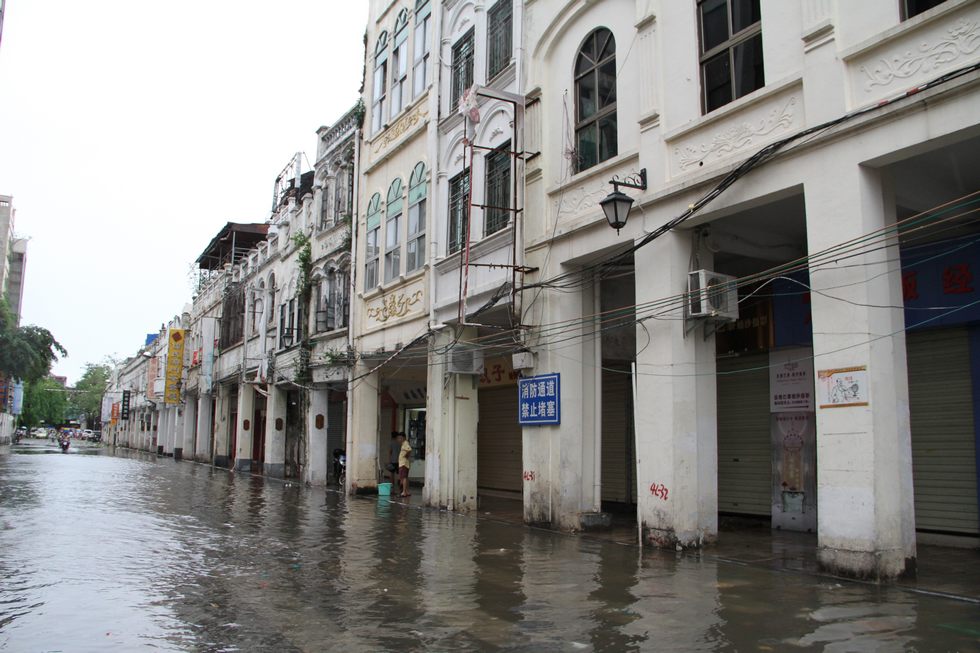 贵哥摄击：“海鸥”殴打海南，椰城变成水城。（周宗贵 摄） (83).jpg