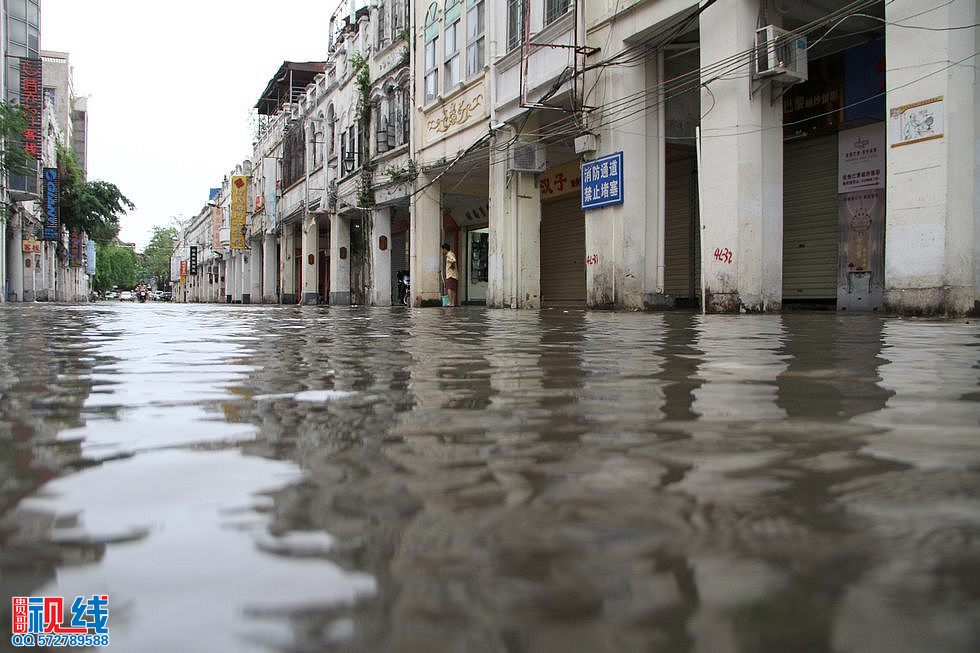 贵哥摄击：“海鸥”殴打海南，椰城变成水城。（周宗贵 摄） (84).jpg