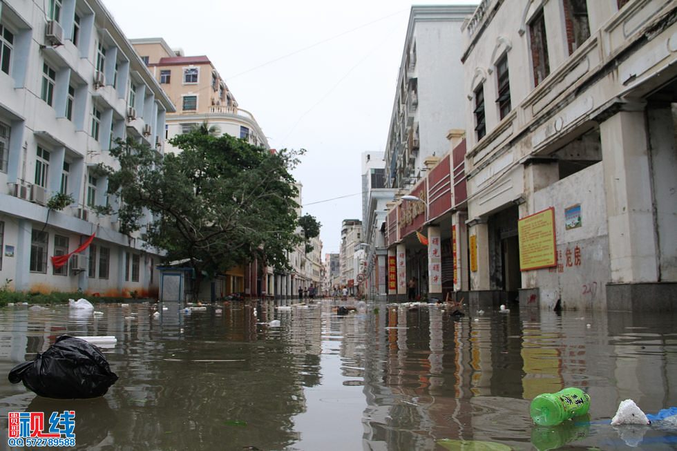 贵哥摄击：“海鸥”殴打海南，椰城变成水城。（周宗贵 摄） (106).jpg