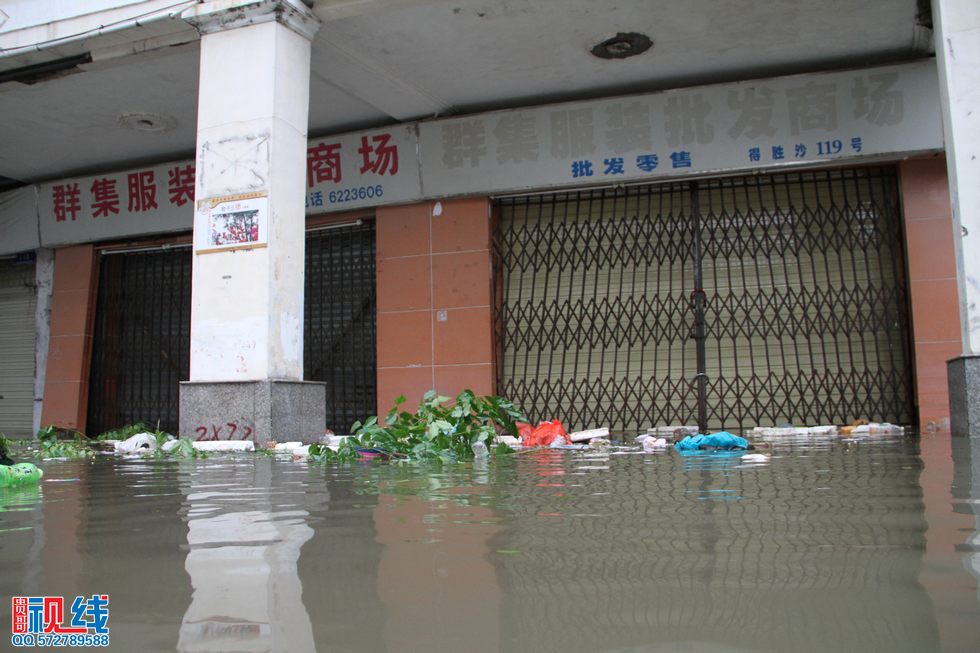 贵哥摄击：“海鸥”殴打海南，椰城变成水城。（周宗贵 摄） (108).jpg