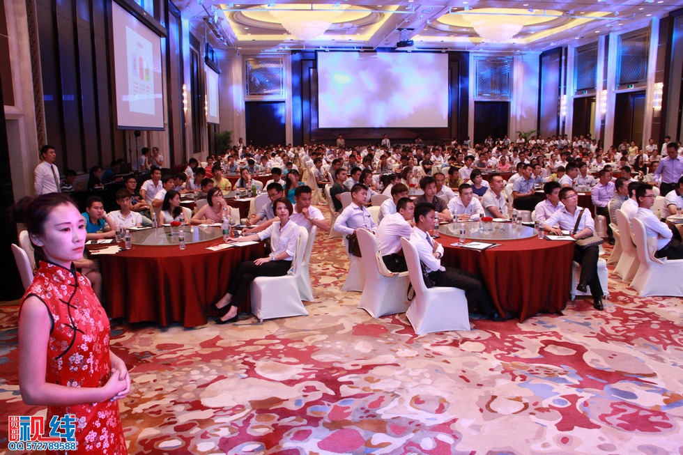 2014聚力中国 盟承未来 中弘股份分销商大会暨签约仪式现场实况。（周宗贵 摄） (13).jpg
