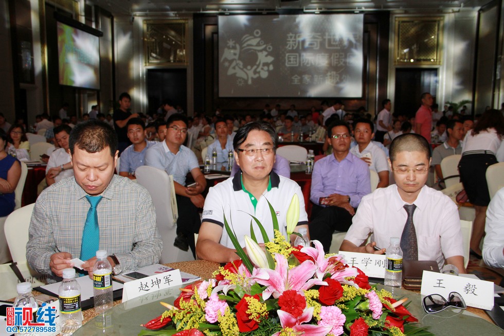 2014聚力中国 盟承未来 中弘股份分销商大会暨签约仪式现场实况。（周宗贵 摄） (25).jpg