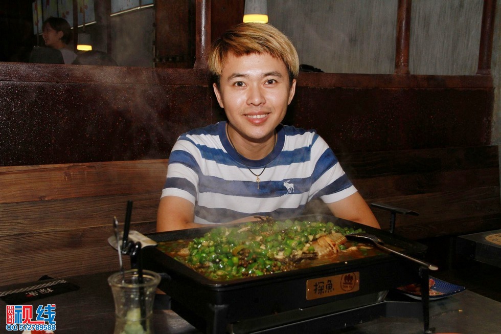 最文艺烤鱼店“探鱼”登陆海口  再不探鱼你就OUT了！（周宗贵 摄） (25).jpg