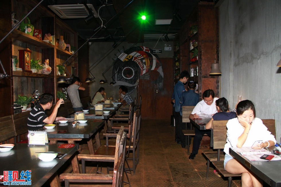 最文艺烤鱼店“探鱼”登陆海口  再不探鱼你就OUT了！（周宗贵 摄） (28).jpg