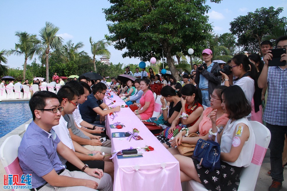 《相亲记》换草观花，相亲大会在观澜湖举行。（周宗贵 摄） (18).jpg