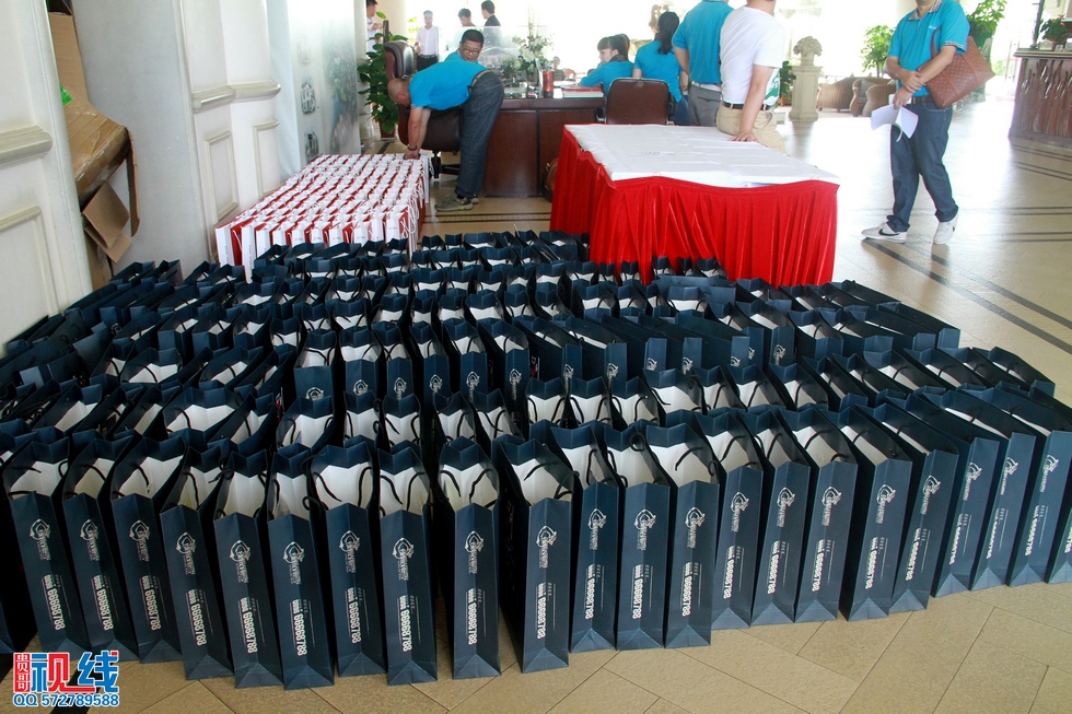 2014年海南大学EMBA总裁班高尔夫“七班杯”邀请赛实况。（周宗贵 摄） (1).jpg