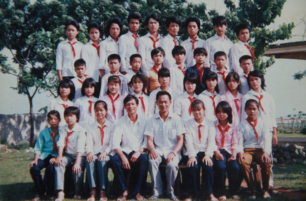 海口市长流墟小学87-89届毕业班同学大合影 .jpg