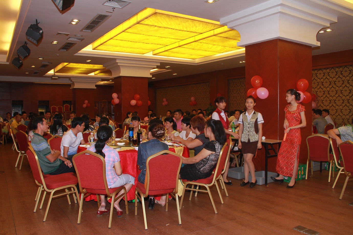 2014长流墟小学87-89届同学聚会晚宴实况（周宗贵 摄） (2).jpg