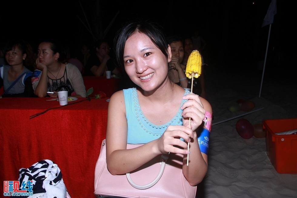 “告别单身，寻找有缘人”激情沙滩派对交友活动 现场实况。（周宗贵 摄） (12).jpg