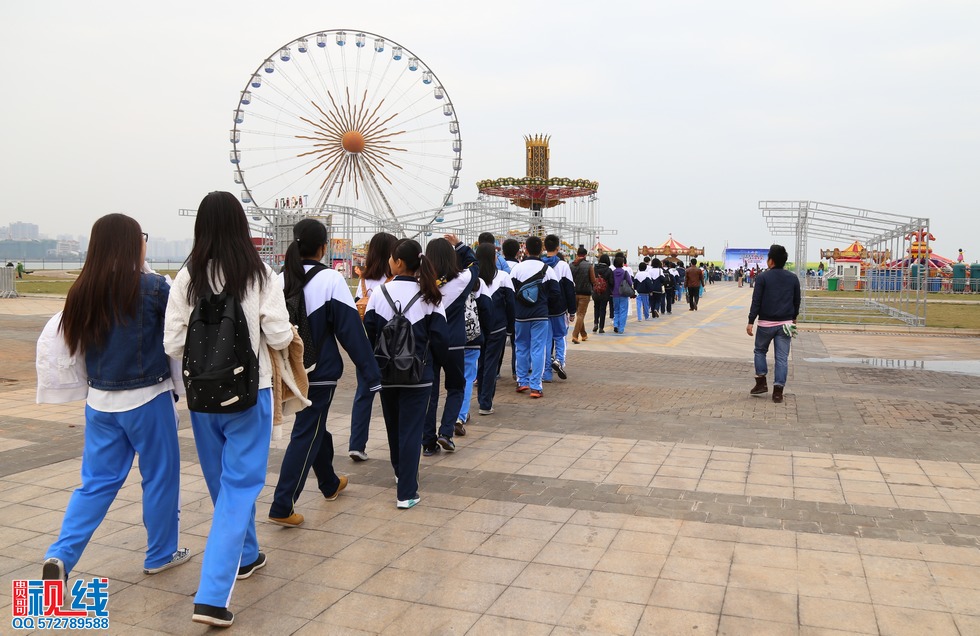 2015海口市中学组校园广播联盟公益授牌仪式现场实况。（周宗贵 摄） (1).jpg