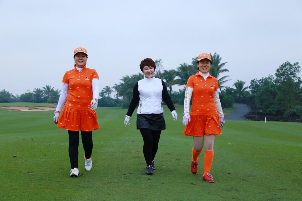 2014”安诺杯“海燕队9周年高尔夫邀请赛28日挥杆。（周宗贵 摄） (35).jpg