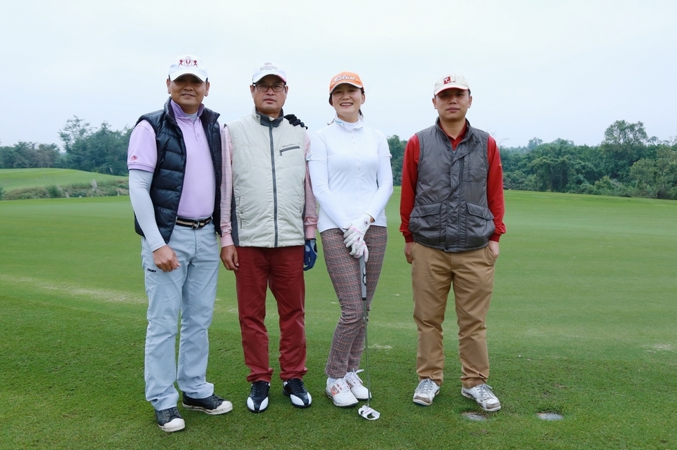 2014”安诺杯“海燕队9周年高尔夫邀请赛28日挥杆。（周宗贵 摄） (42).jpg