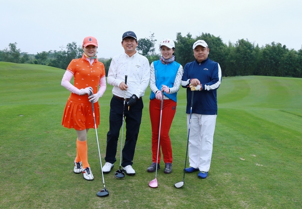 2014”安诺杯“海燕队9周年高尔夫邀请赛28日挥杆。（周宗贵 摄） (52).jpg