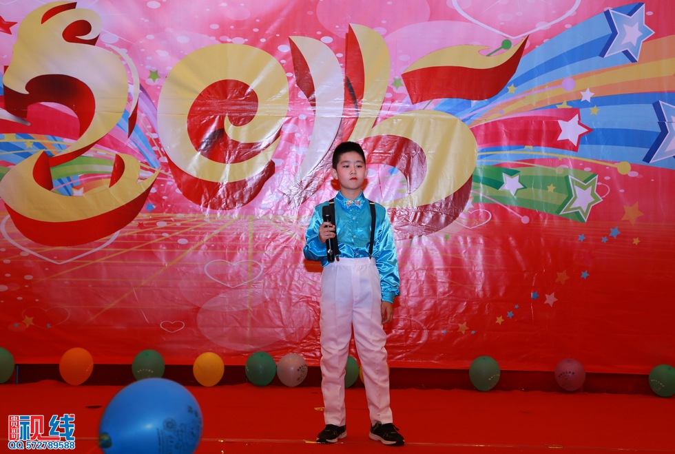 清华幼儿园、清华优才举办2015庆元旦联欢晚会盛况。（周宗贵 摄） (9).jpg