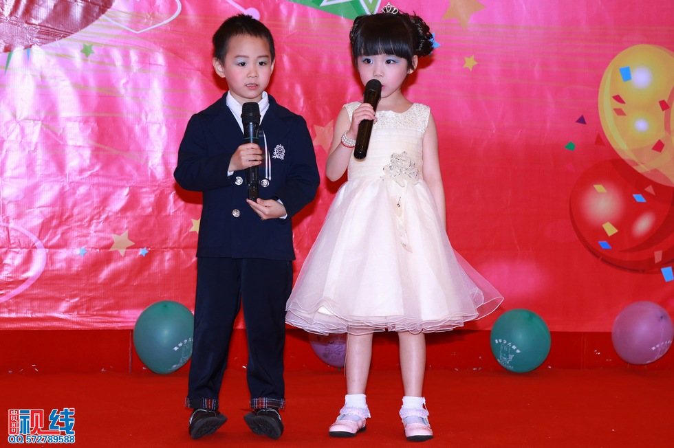 清华幼儿园、清华优才举办2015庆元旦联欢晚会盛况。（周宗贵 摄） (13).jpg