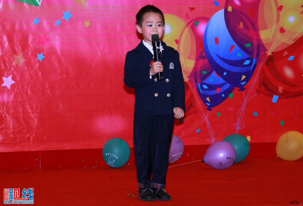 清华幼儿园、清华优才举办2015庆元旦联欢晚会盛况。（周宗贵 摄） (27).jpg