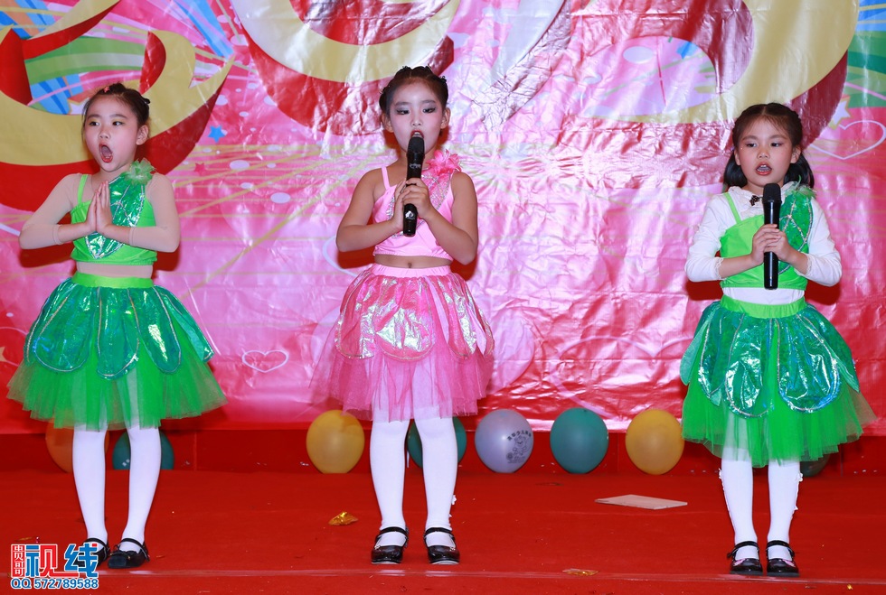 清华幼儿园、清华优才举办2015庆元旦联欢晚会盛况。（周宗贵 摄） (30).jpg