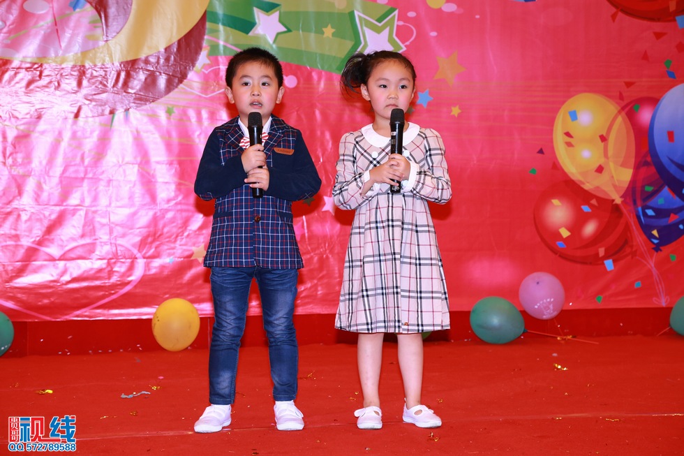清华幼儿园、清华优才举办2015庆元旦联欢晚会盛况。（周宗贵 摄） (60).jpg