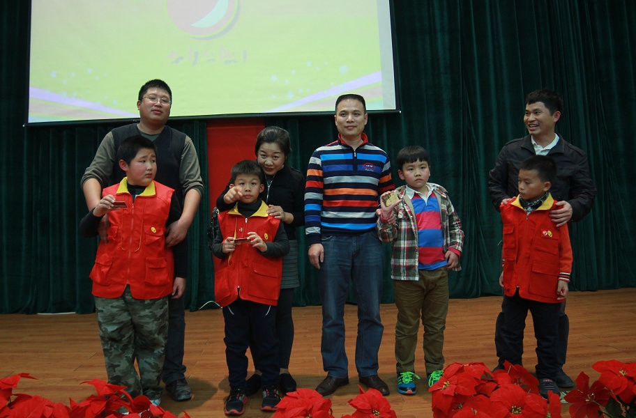 《小主人报》海南记者站举办“家有小主人”迎新年分享晚会 (22).jpg