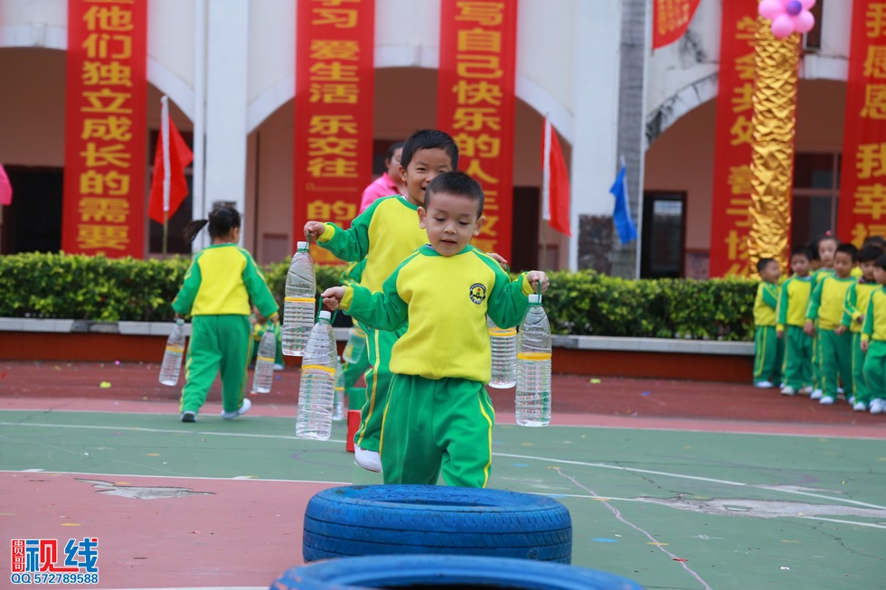 海口海之南外国语实验幼儿园举办第三届冬季亲子运动会实况。（周宗贵 摄） (72).jpg