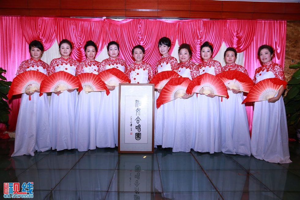 海南省湖南商会湘女合唱团排练现场实况图。（周宗贵 摄） (2).jpg