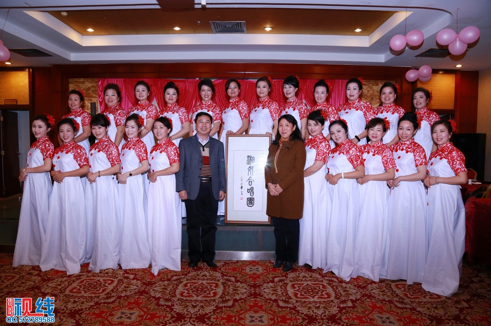 海南省湖南商会湘女合唱团排练现场实况图。（周宗贵 摄） (15).jpg