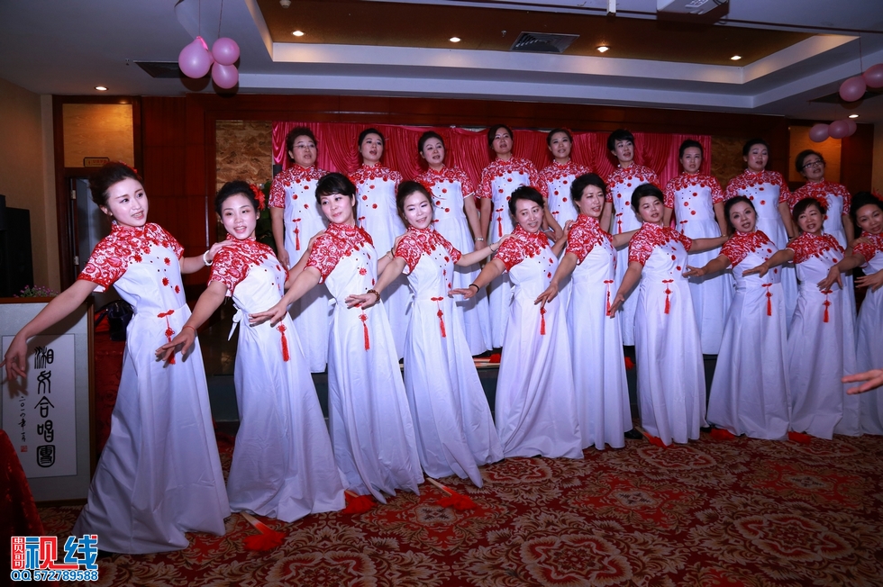 海南省湖南商会湘女合唱团排练现场实况图。（周宗贵 摄） (26).jpg