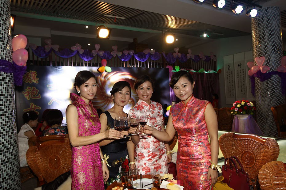 “女人魅力 旗袍之雅”旗袍沙龙主题活动实况。（王海滢 摄） (17).jpg
