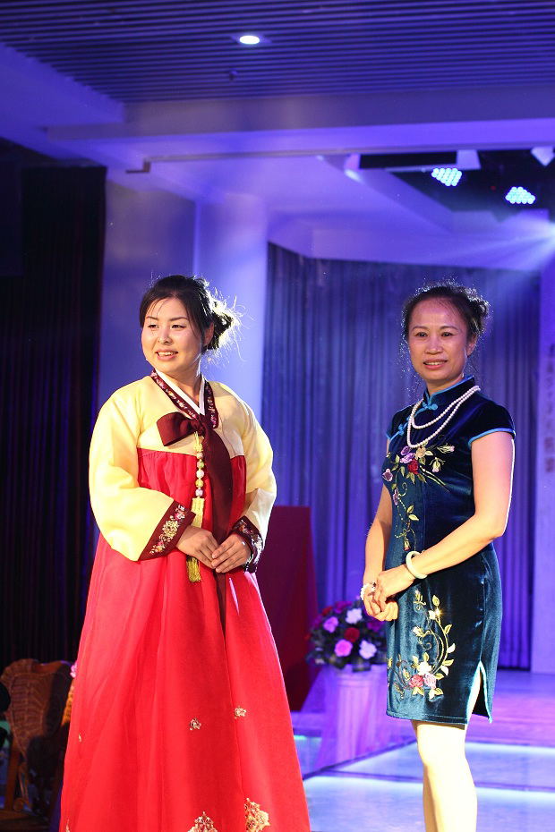 “女人魅力 旗袍之雅”旗袍沙龙主题活动实况。（王海滢 摄） (43).jpg