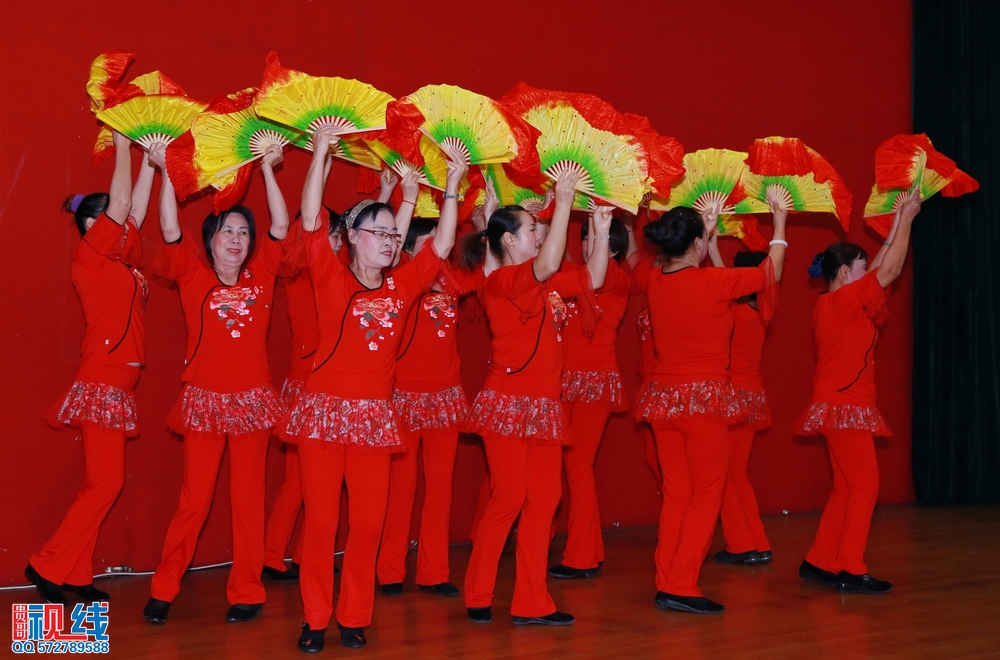中汇投资2015新年客户答谢会现场实况。（周宗贵 摄） (10).jpg