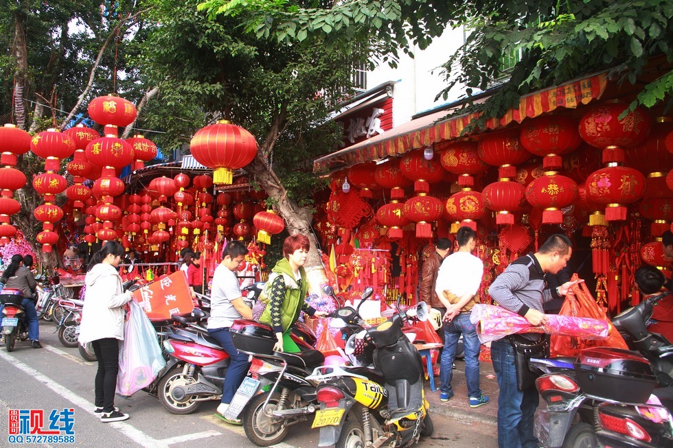 春节临近海口老街   年味浓得人陶醉（周宗贵 摄）.jpg