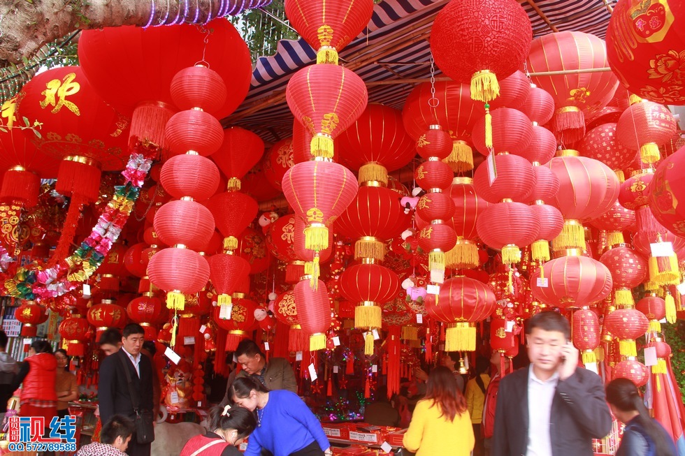 春节临近海口老街   年味浓得人陶醉（周宗贵 摄） (3).jpg