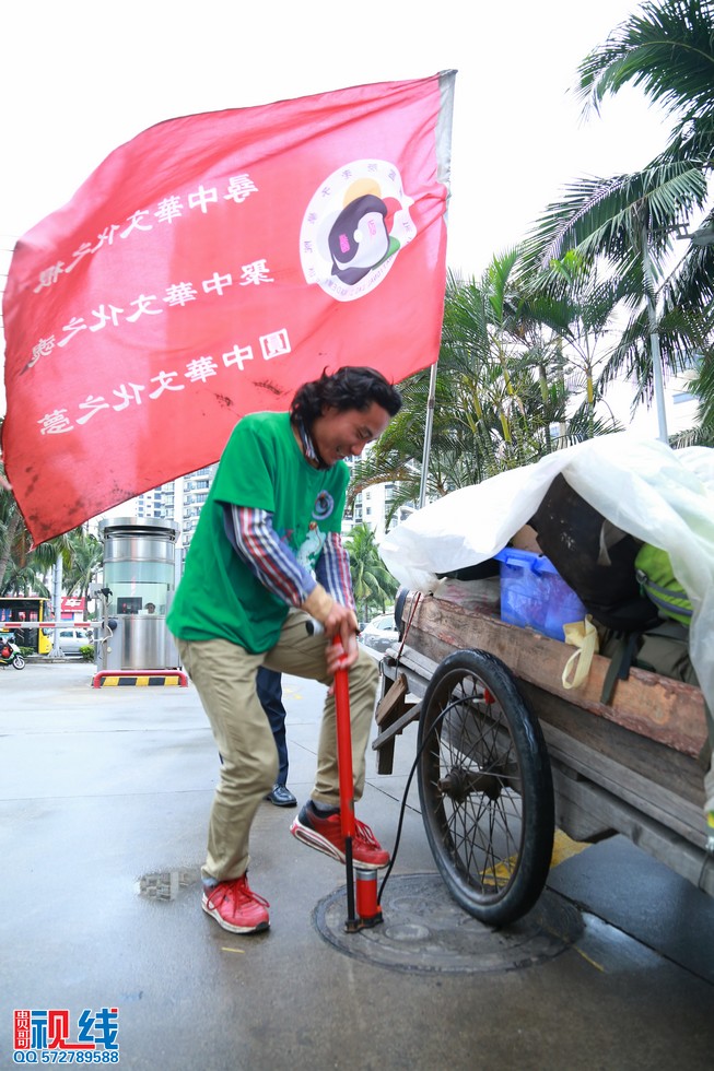 nEO_IMG_中华文化万里行走进海口徒步椰城实况（周宗贵 摄） (27).jpg
