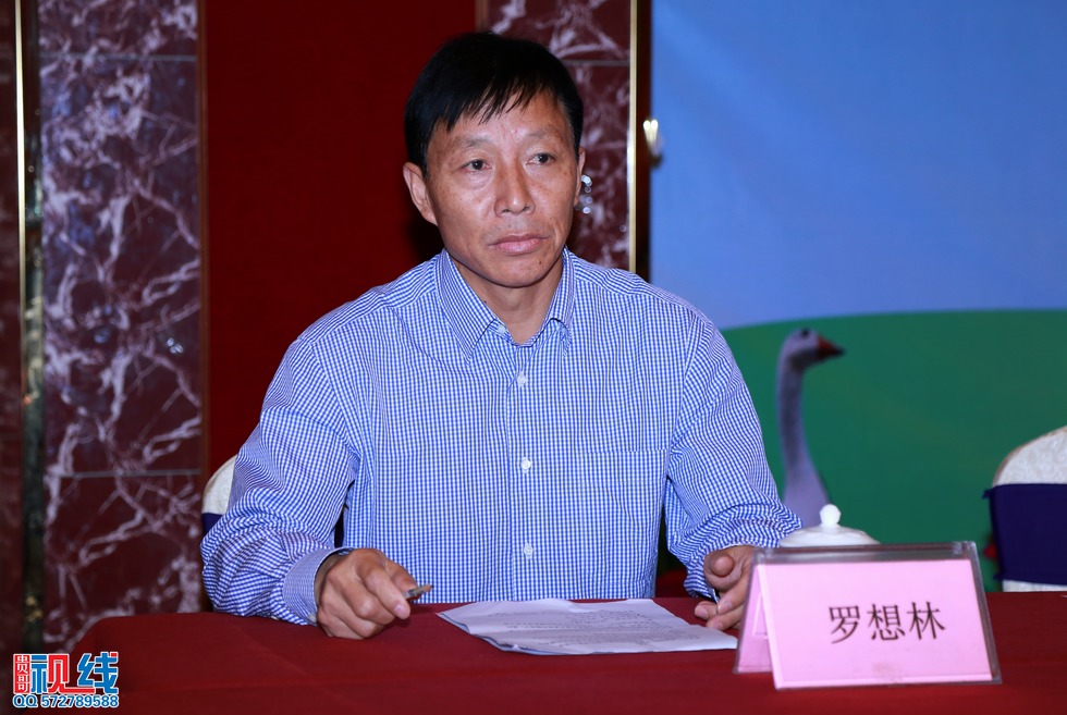 海南省畜牧业协会2014年年会暨第二届健康养猪论坛现场实况。（周宗贵 摄） (1).jpg