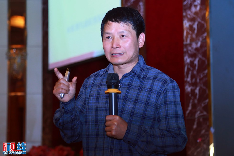 海南省畜牧业协会2014年年会暨第二届健康养猪论坛现场实况。（周宗贵 摄） (42).jpg