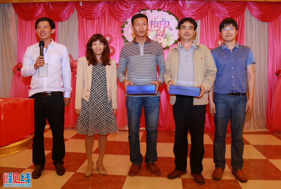 海南省畜牧业协会2014年年会暨第二届健康养猪论坛现场实况。（周宗贵 摄） (45).jpg