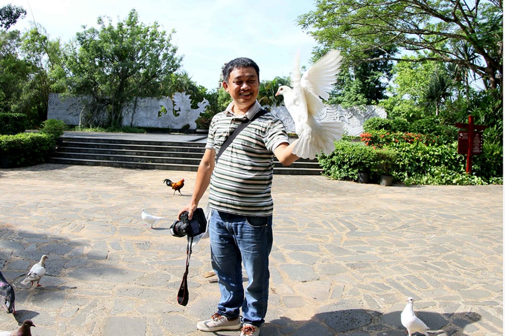 海南热带飞禽世界人与鸟零距离和谐共处。（府光 摄） (1).jpg