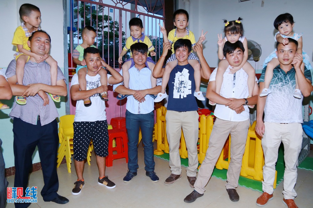 海口艺苗幼儿园举办父亲节活动   让爱传递之幸福家庭。（周宗贵 摄） (15).jpg