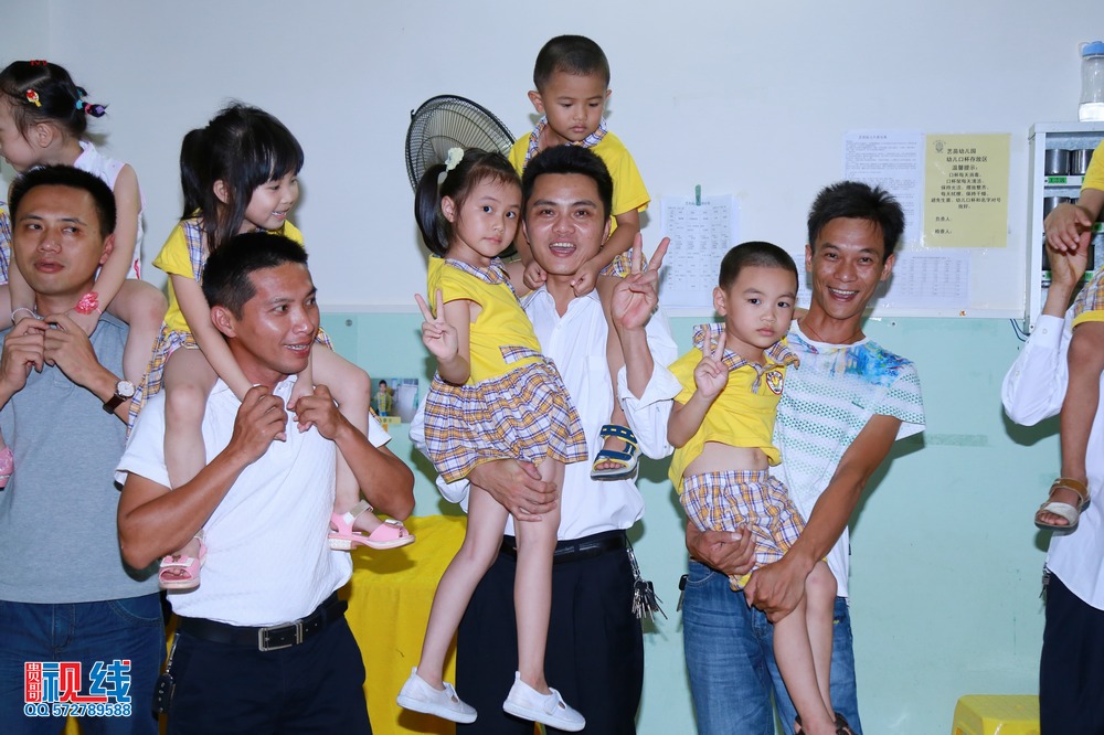 海口艺苗幼儿园举办父亲节活动   让爱传递之幸福家庭。（周宗贵 摄） (23).jpg